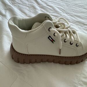 Women shoes , off white, number 8